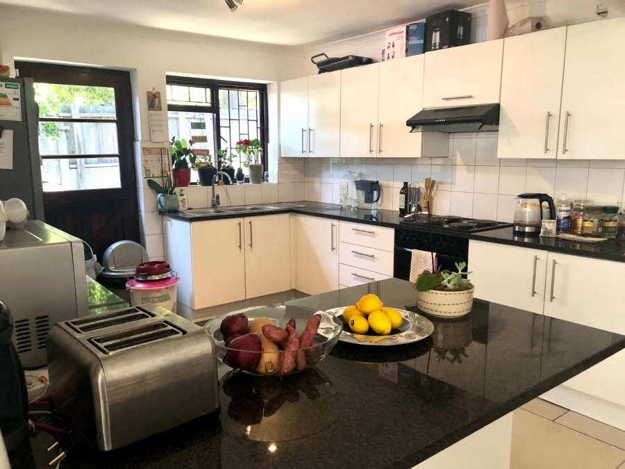 To Let 3 Bedroom Property for Rent in Claremont Western Cape